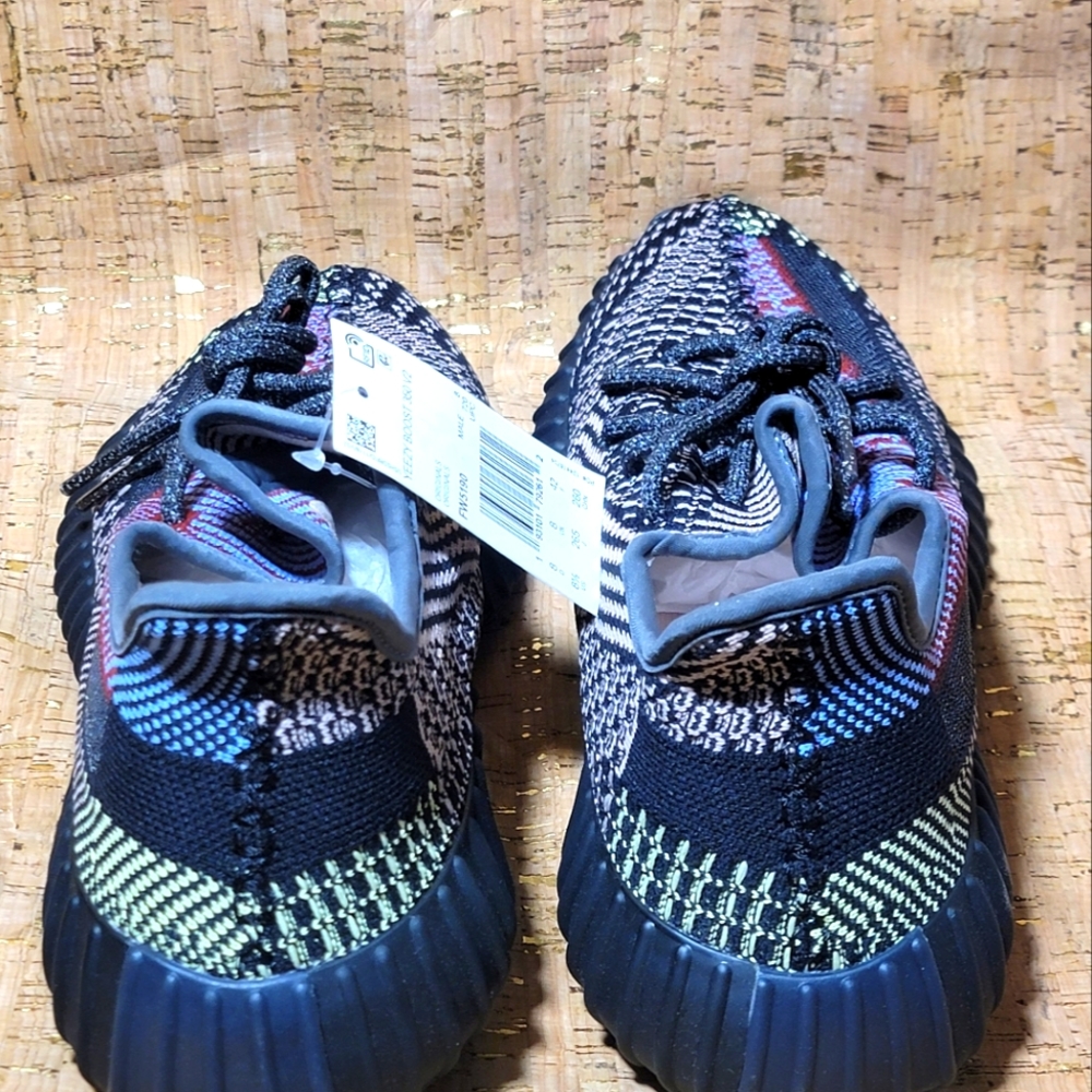 Yeezy Boost 350 V2 Yecheil Men's Size          8.5 New with Tags and Box - Picture 7 of 13